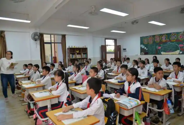 教育联合体文来杯编程赛轮流让每个孩子都能站上归于自己的舞台中心 教育联合体文来杯编程赛轮流让每个孩子都能站上归于自己的舞台中心